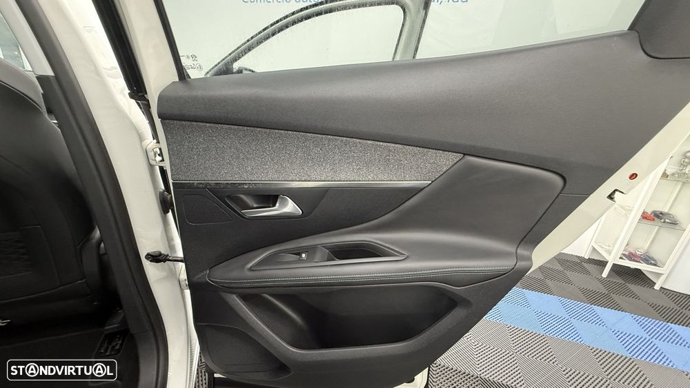 Peugeot 3008 1.2 PureTech Allure Grip Control EAT6 - 24