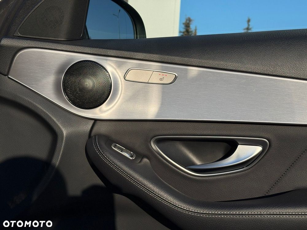 Mercedes-Benz Klasa C 200 4MATIC 9G-TRONIC - 23