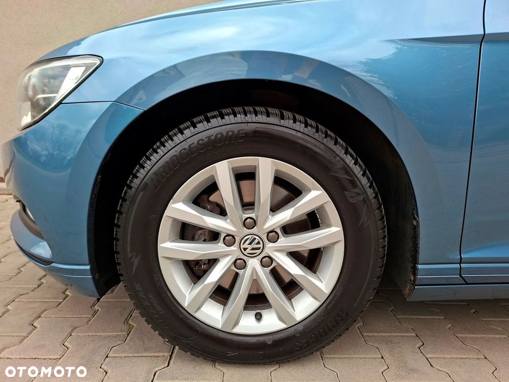 Volkswagen Passat - 15