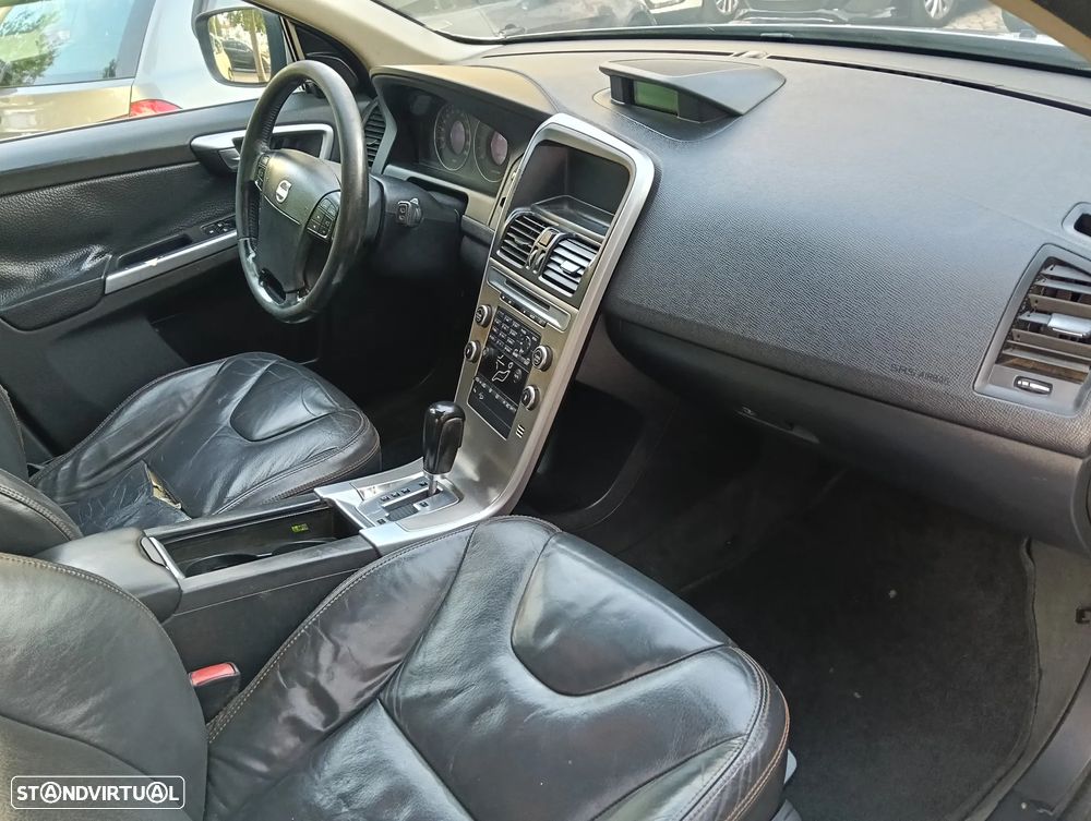 Volvo XC 60 2.4 D Geartronic - 24