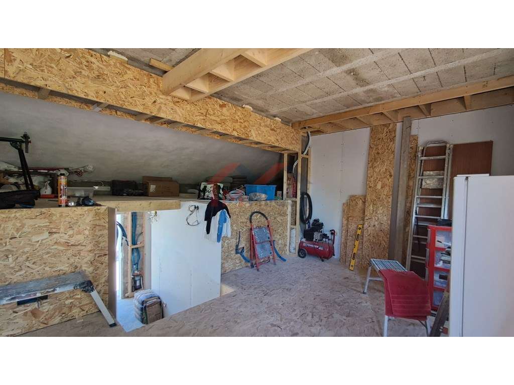Moradia V2 renovada com terreno em Salir - Loulé - Grande imagem: 3/23