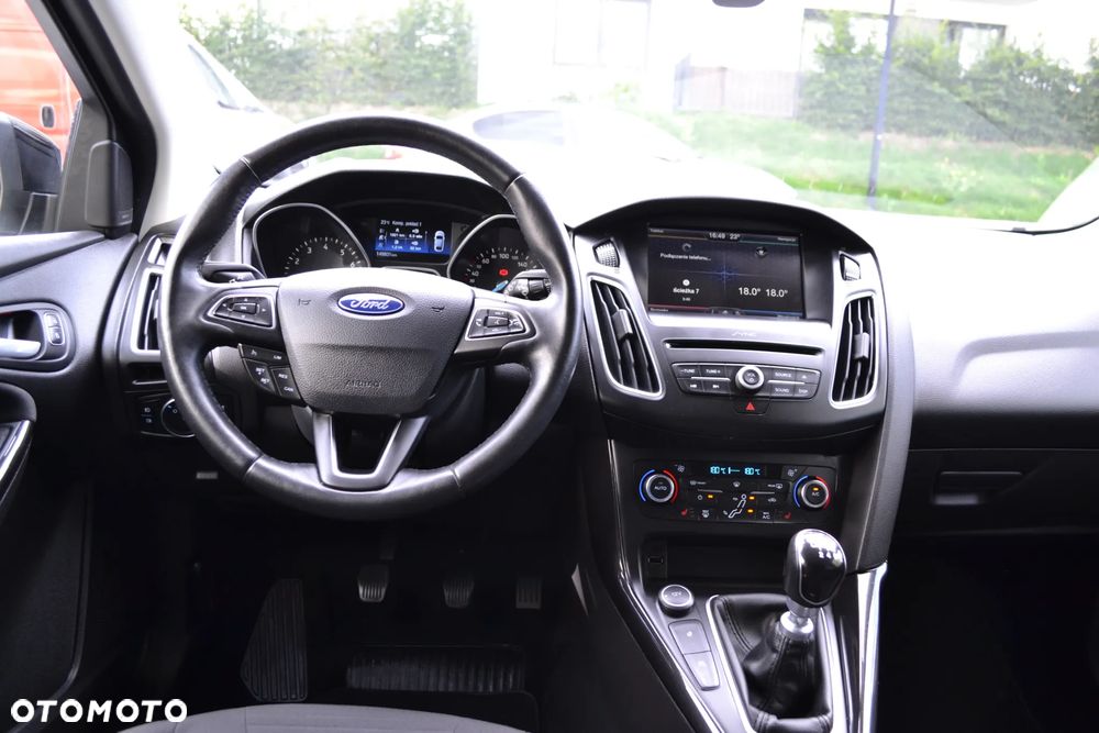 Ford Focus SW 1.0 EcoBoost Titanium - 29