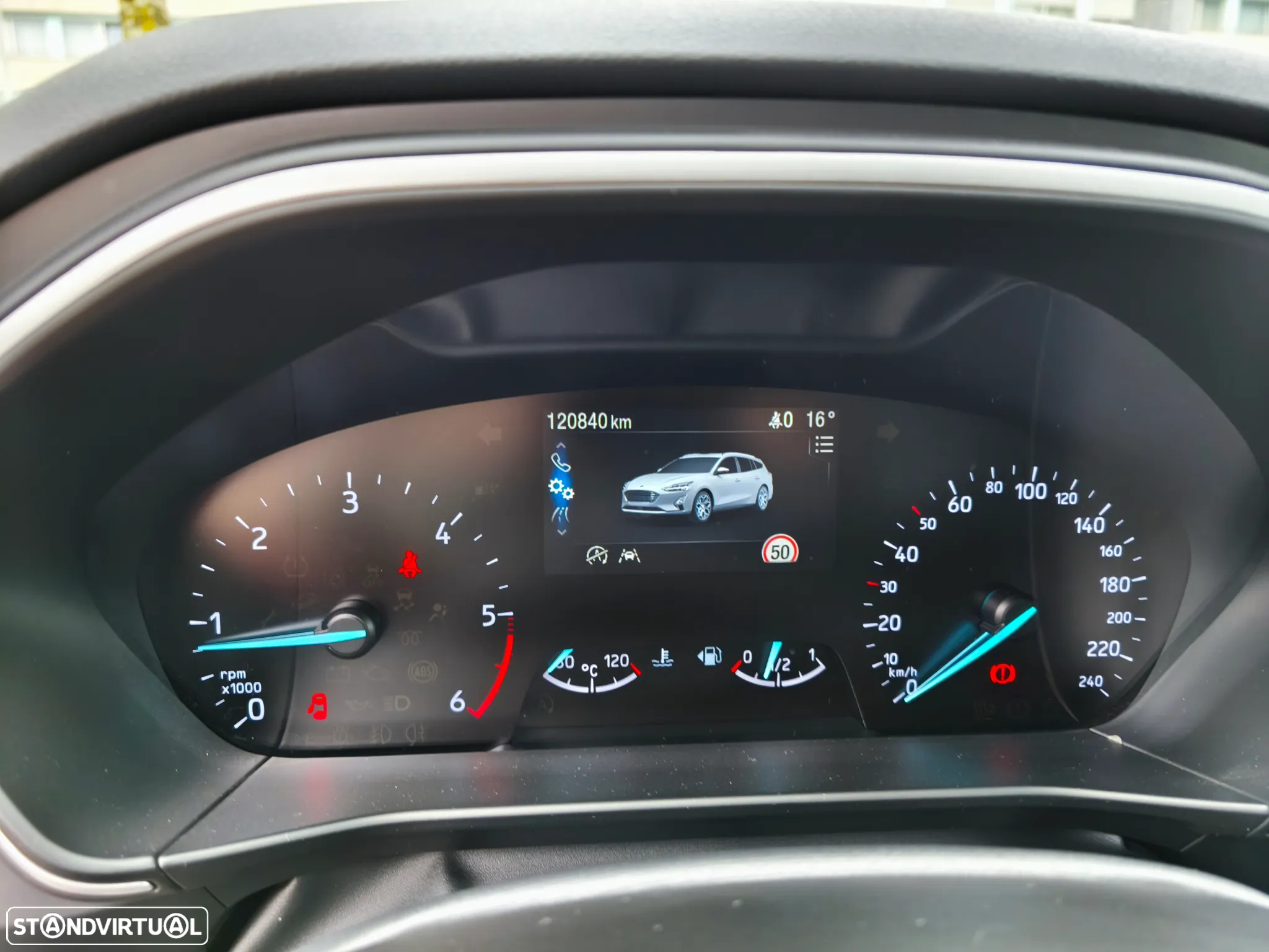 Ford Focus SW 1.5 TDCi EcoBlue Business - 6