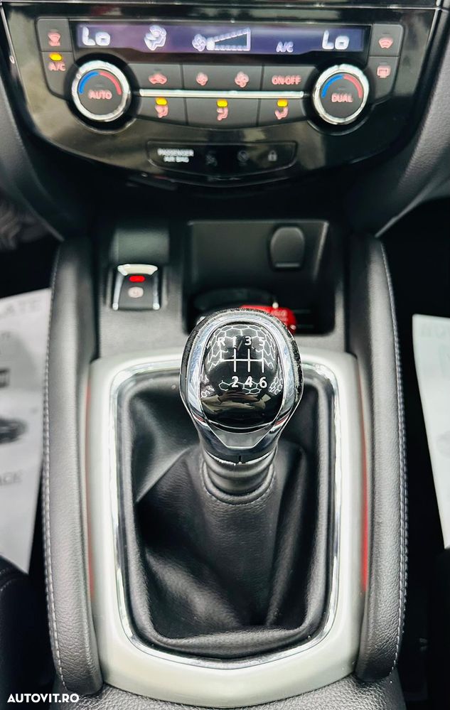 Nissan Qashqai 1.2 DIG-T TEKNA - 26