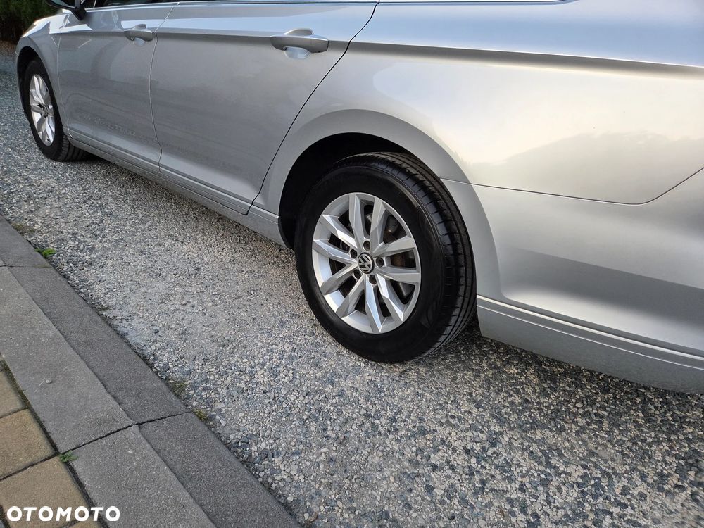 Volkswagen Passat 2.0 TDI BMT Comfortline - 28