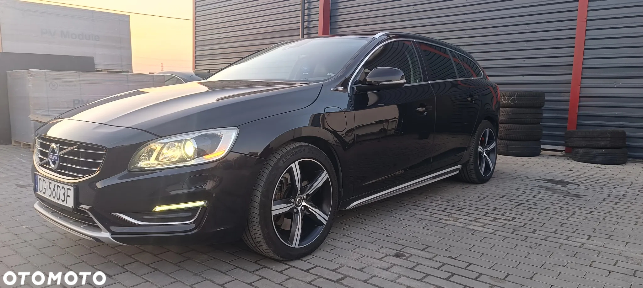 Volvo V60 D6 AWD Plug-in Hybrid Summum - 31