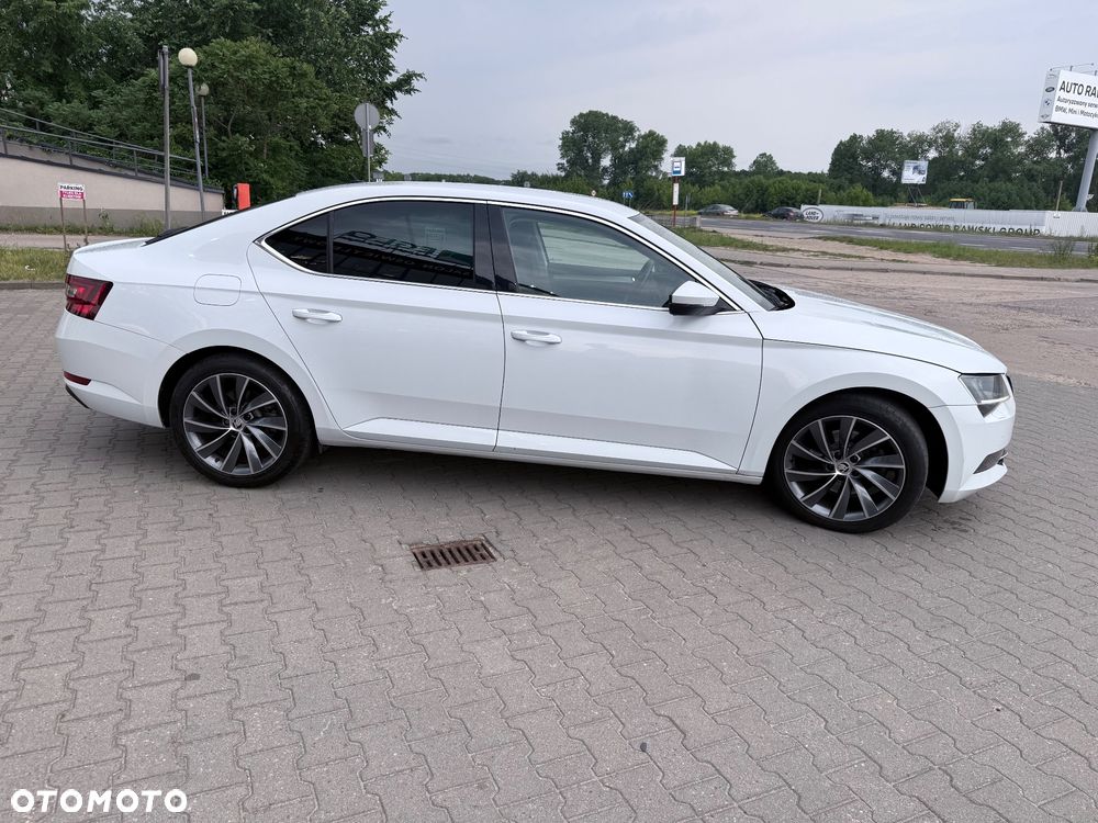 Skoda Superb 2.0 TDI Ambition DSG - 2