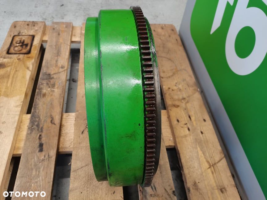 Koło zamachowe John Deere 7720 {R505742} - 5