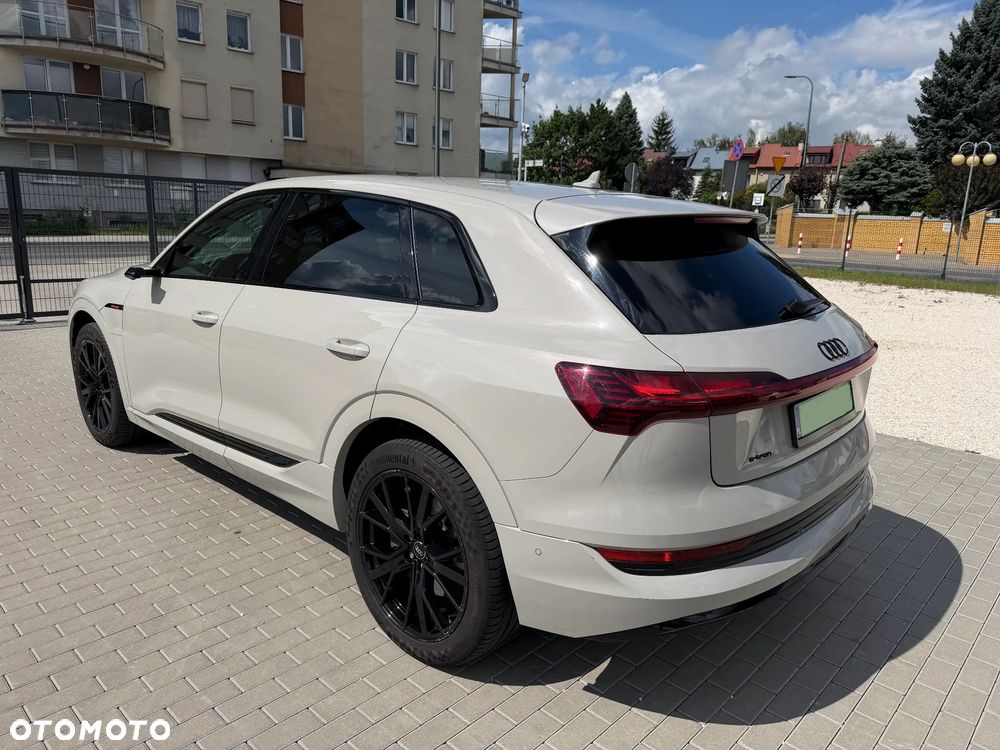 Audi e-tron - 4