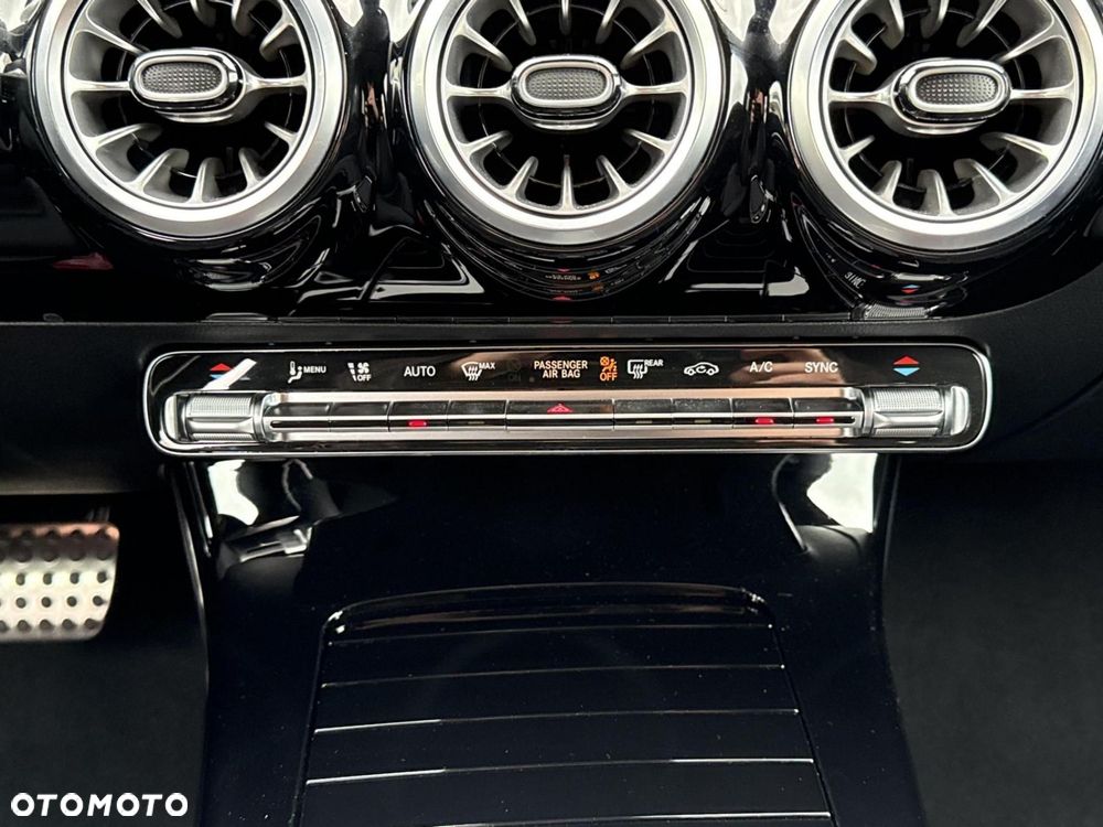 Mercedes-Benz CLA - 19