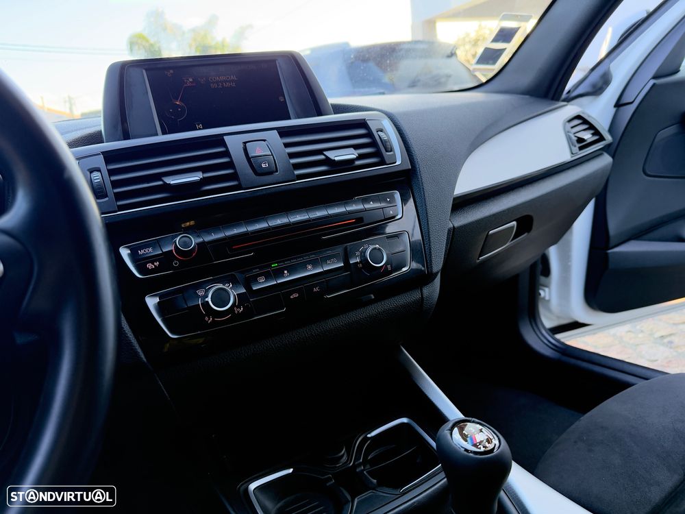 BMW 116 d Pack M - 41