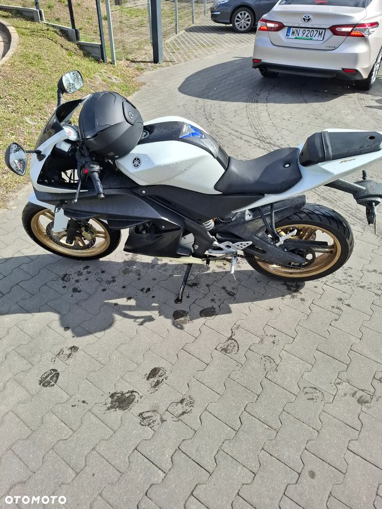 Yamaha YZF - 4