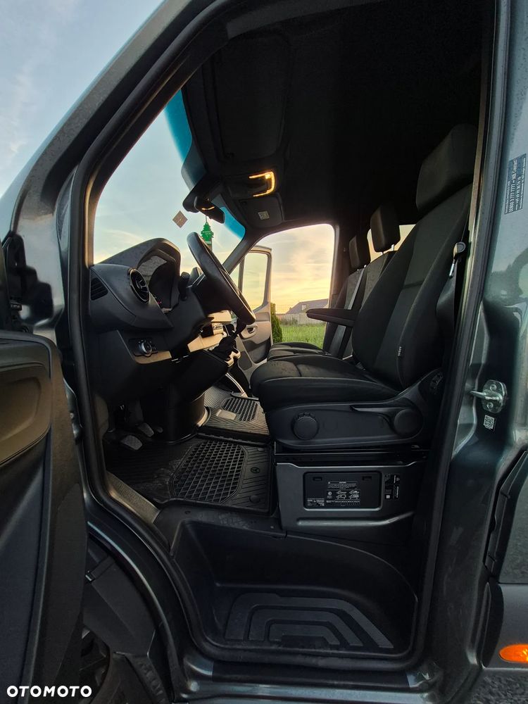 Mercedes-Benz Sprinter - 30