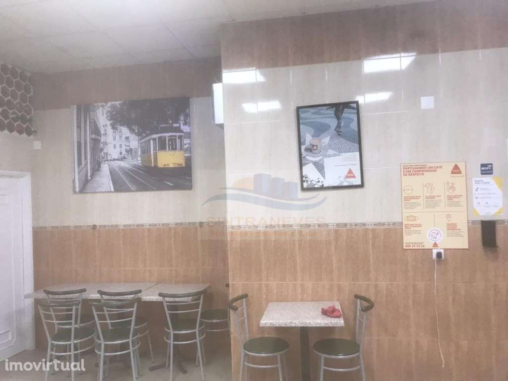 Café renovado com70m2, Alvará para 40 lugares , com carrinha incluí... - Grande imagem: 4/20