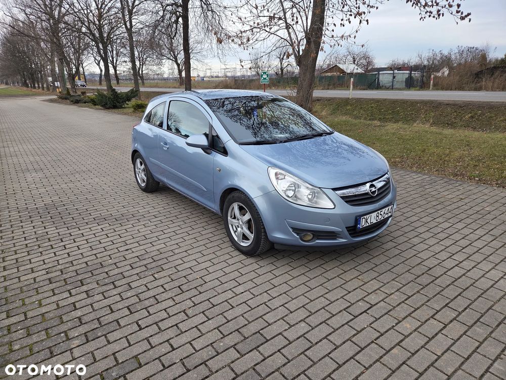 Opel Corsa 1.4 16V Innovation - 2