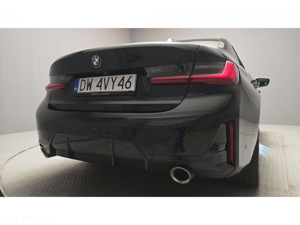 BMW Seria 3 320d xDrive mHEV M Sport - 32