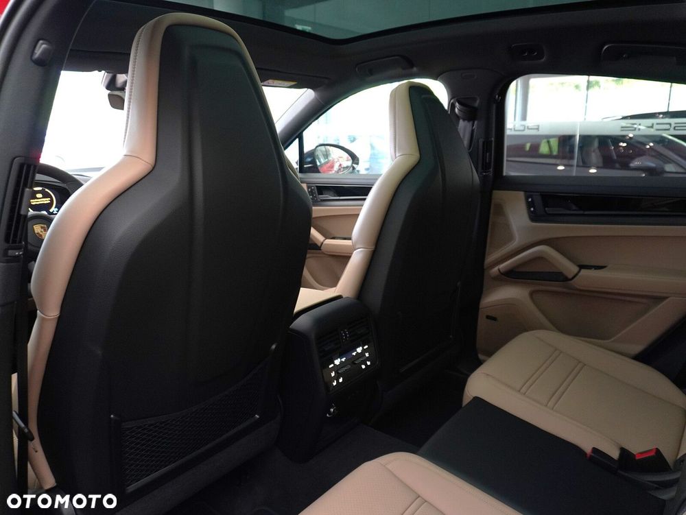 Porsche Cayenne E-Hybrid PHEV Black Edition - 34