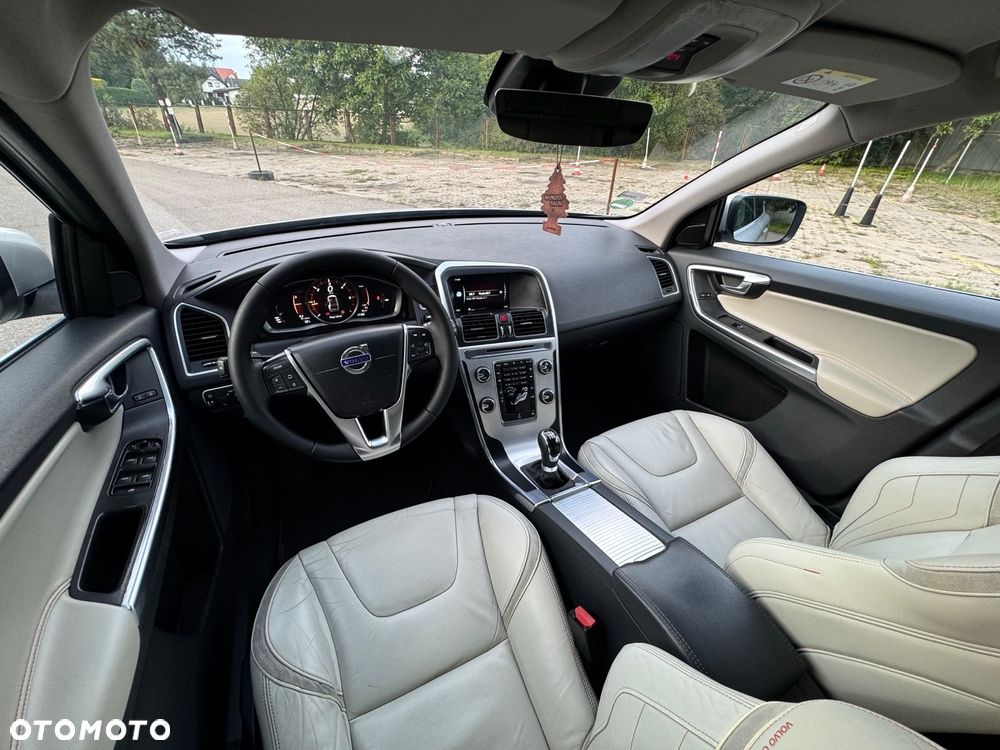 Volvo XC 60 D3 Drive-E Ocean Race - 33