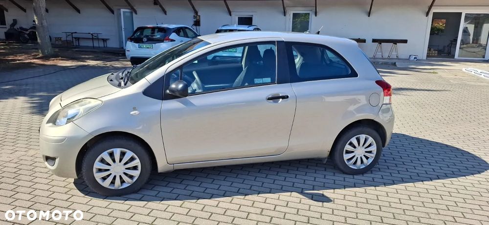 Toyota Yaris - 7