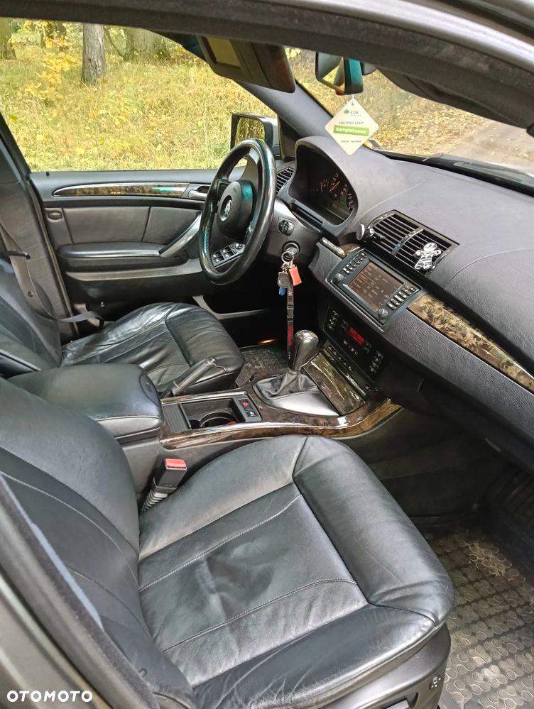 BMW X5 4.4 i - 9