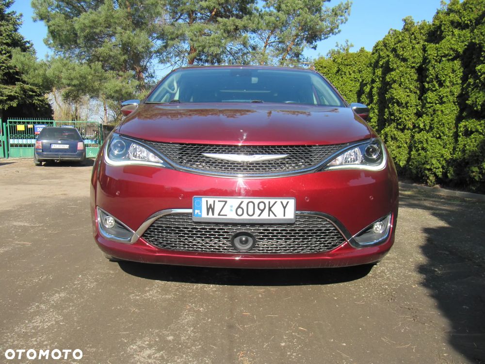 Chrysler Pacifica - 12