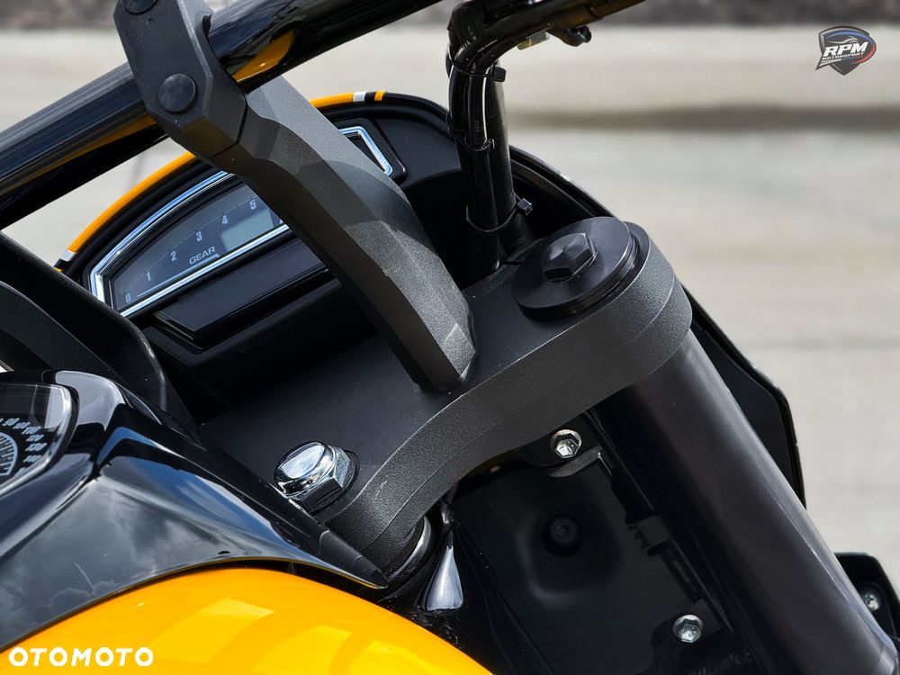 Suzuki Boulevard - 27