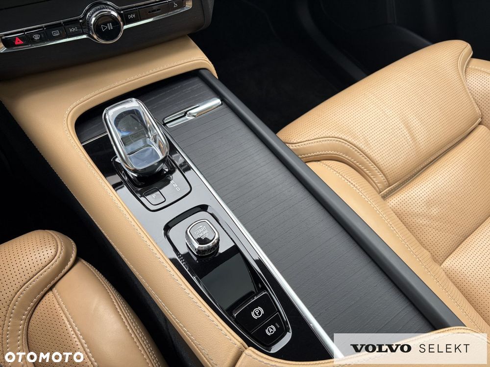 Volvo XC 90 - 20