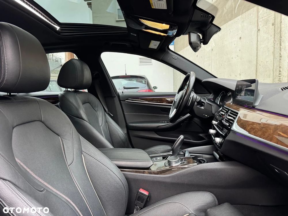 BMW Seria 5 530e - 18