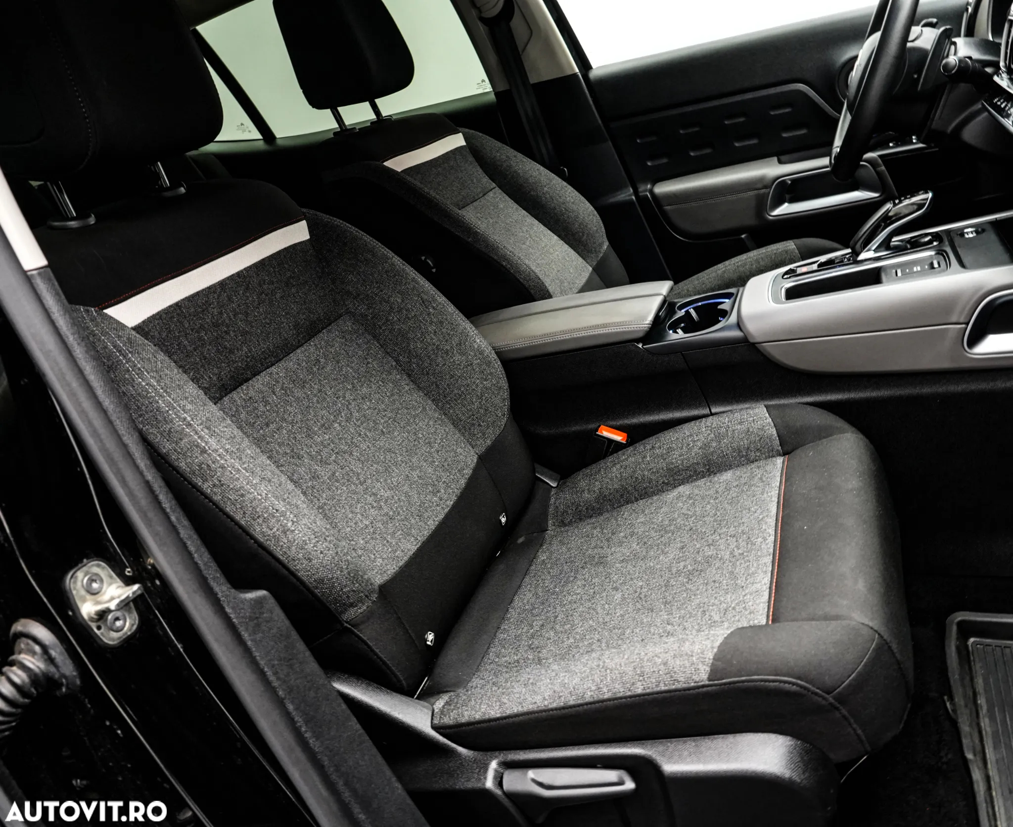 Citroën C5 Aircross 1.6 Hybrid FWD 225 EAT8 Shine - 15