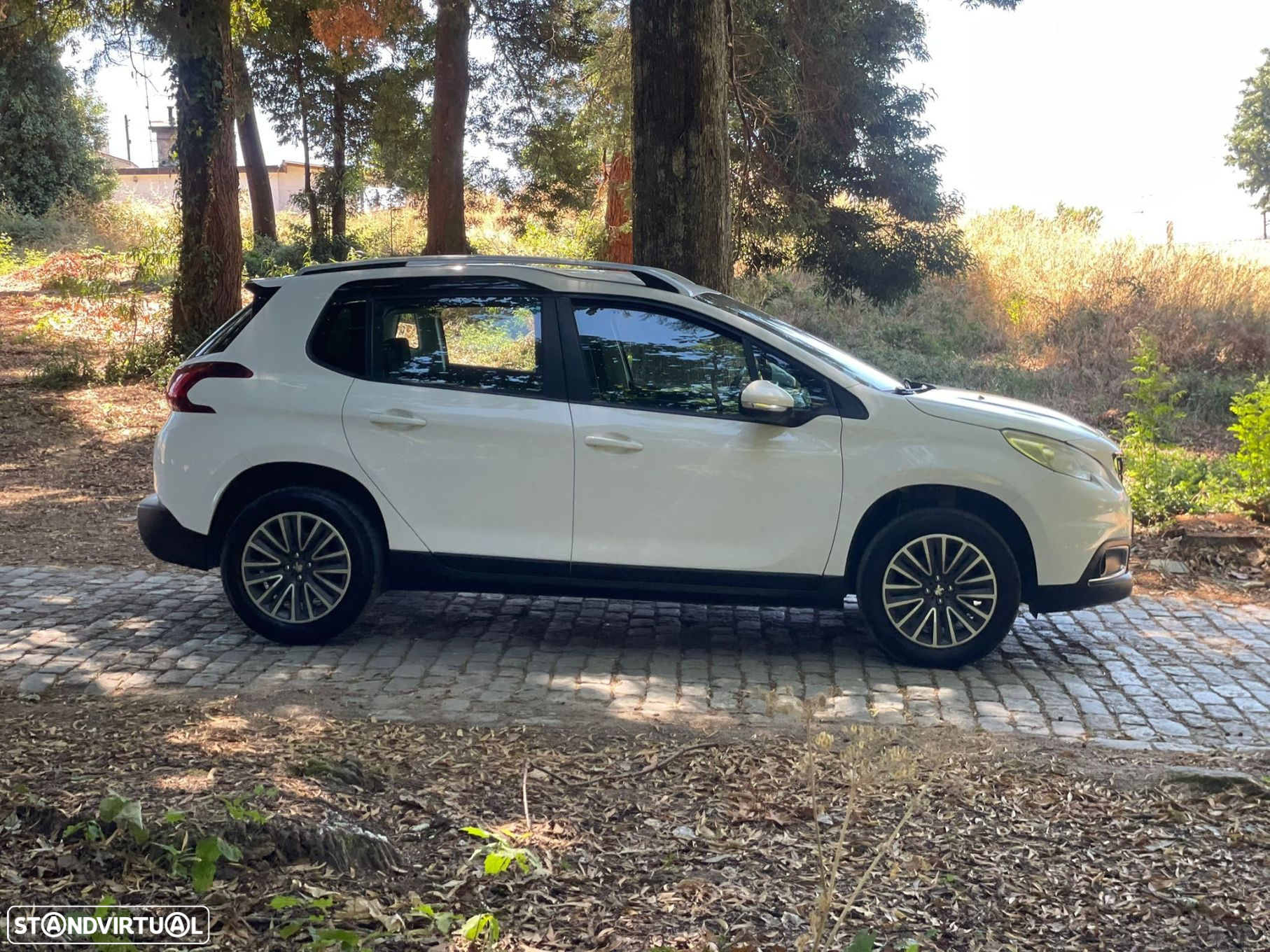 Peugeot 2008 1.2 PureTech Allure - 29