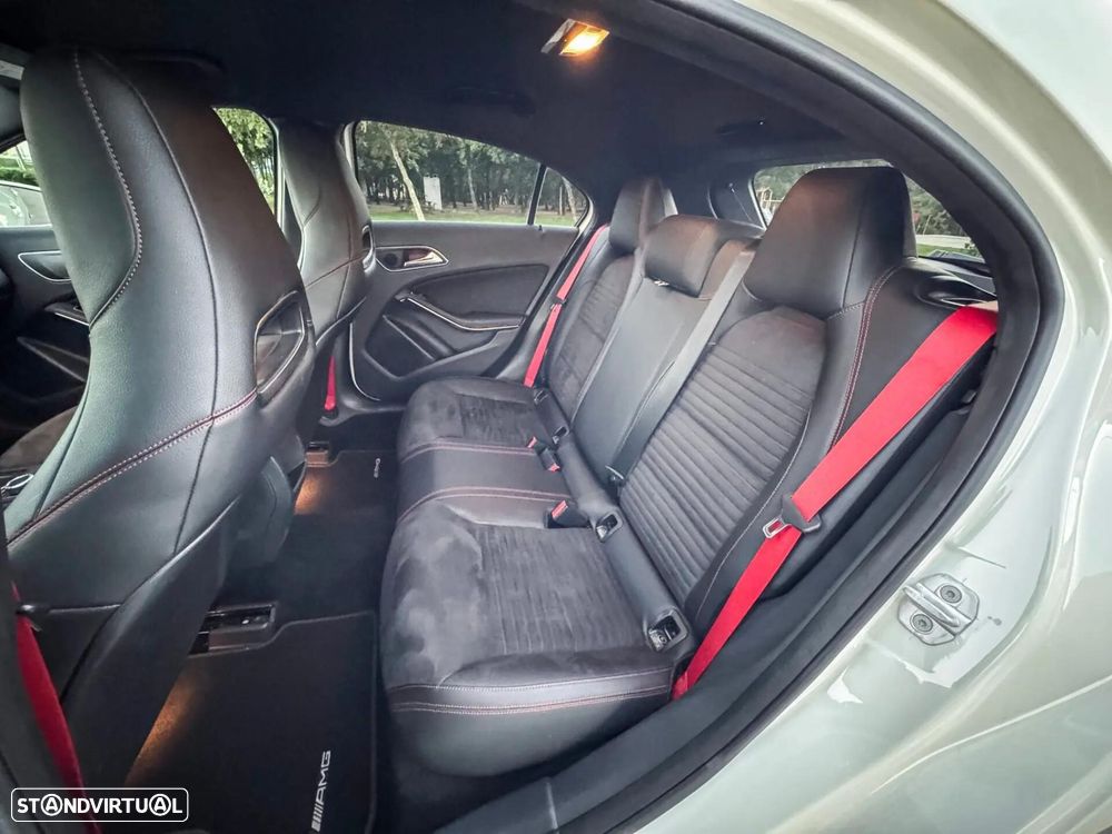 Mercedes-Benz A 45 AMG 4Matic Speedshift 7G-DCT - 17