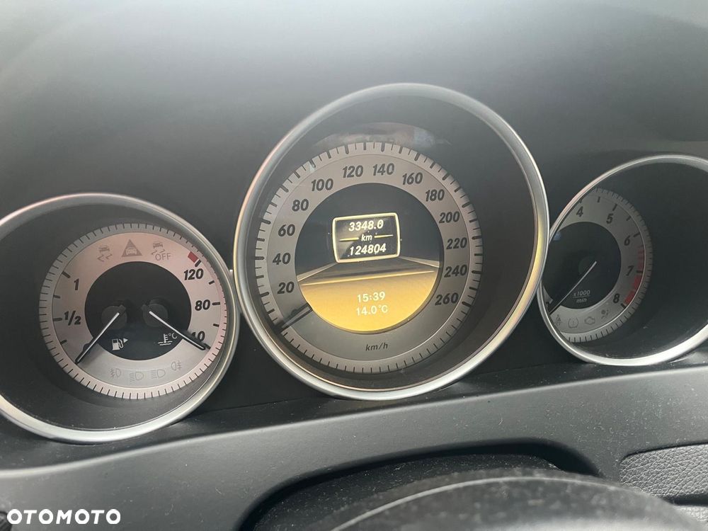 Mercedes-Benz Klasa C 180 T CGI BlueEFFICIENCY - 14