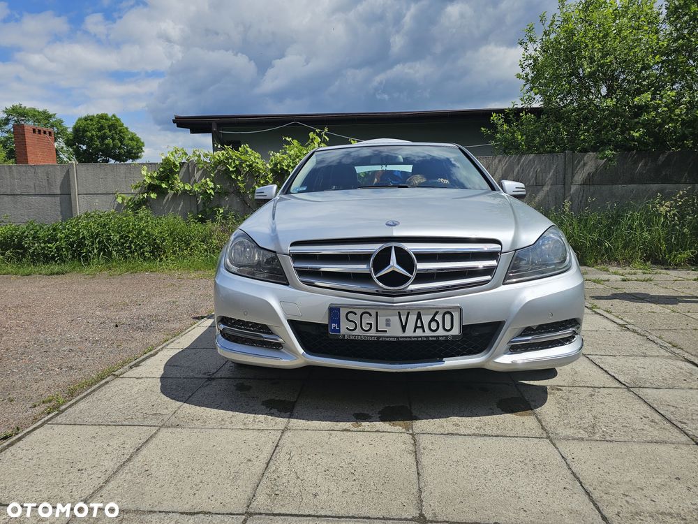 Mercedes-Benz Klasa C 180 CGI BlueEff Avantgarde - 2