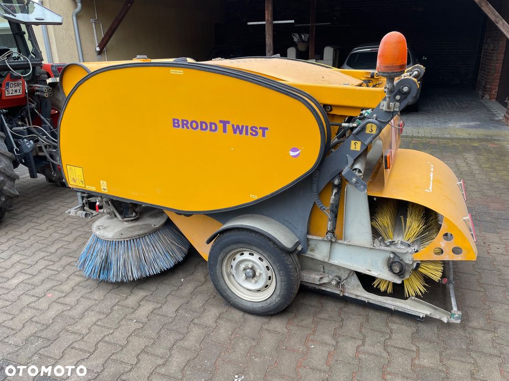 Inny brodd twist 2019r - 3