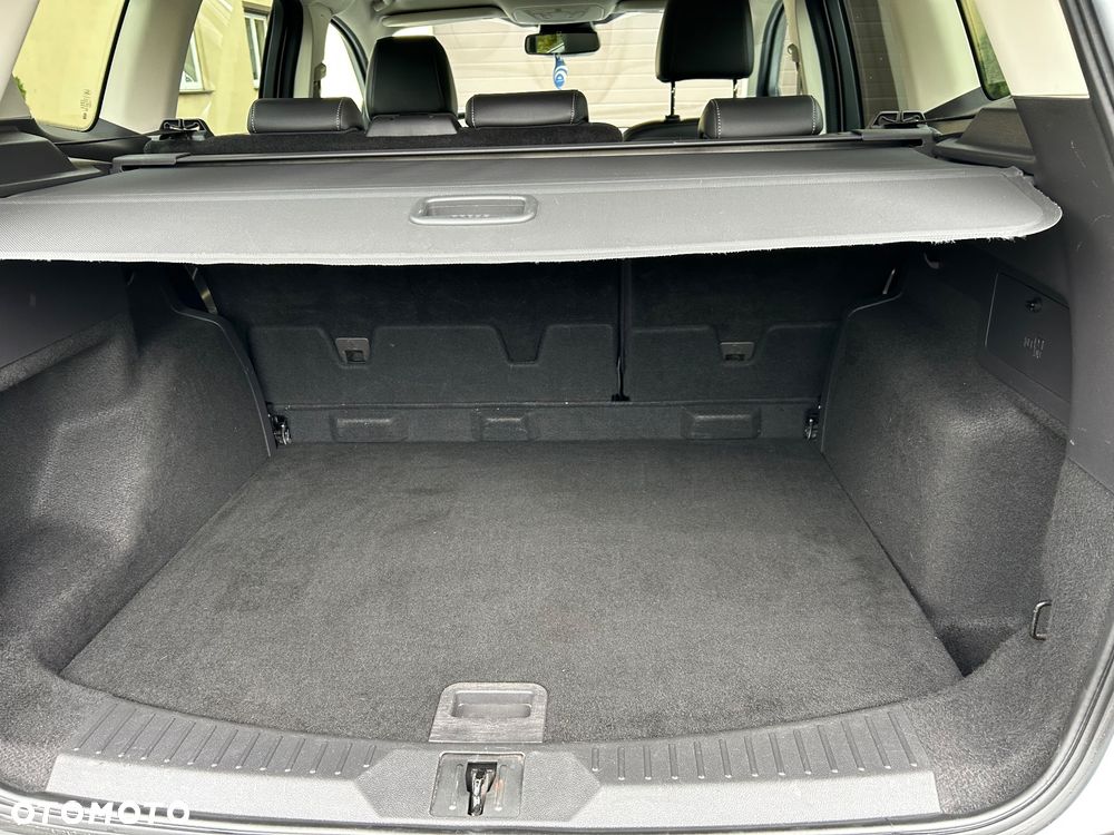 Ford Kuga - 12