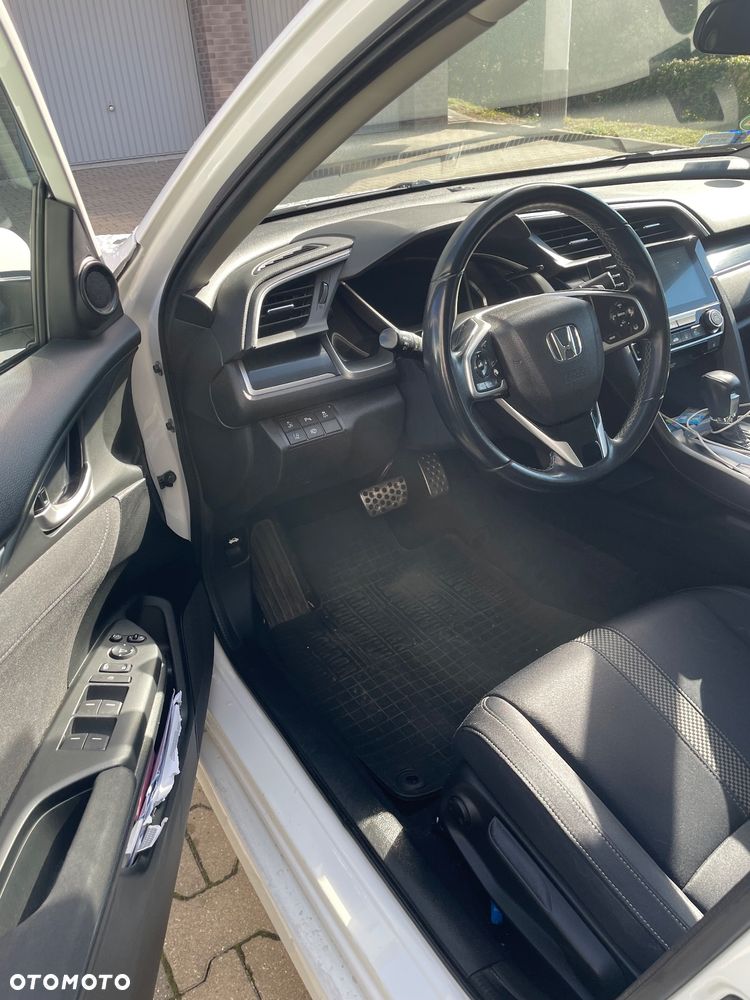 Honda Civic 1.5 T Elegance CVT - 11