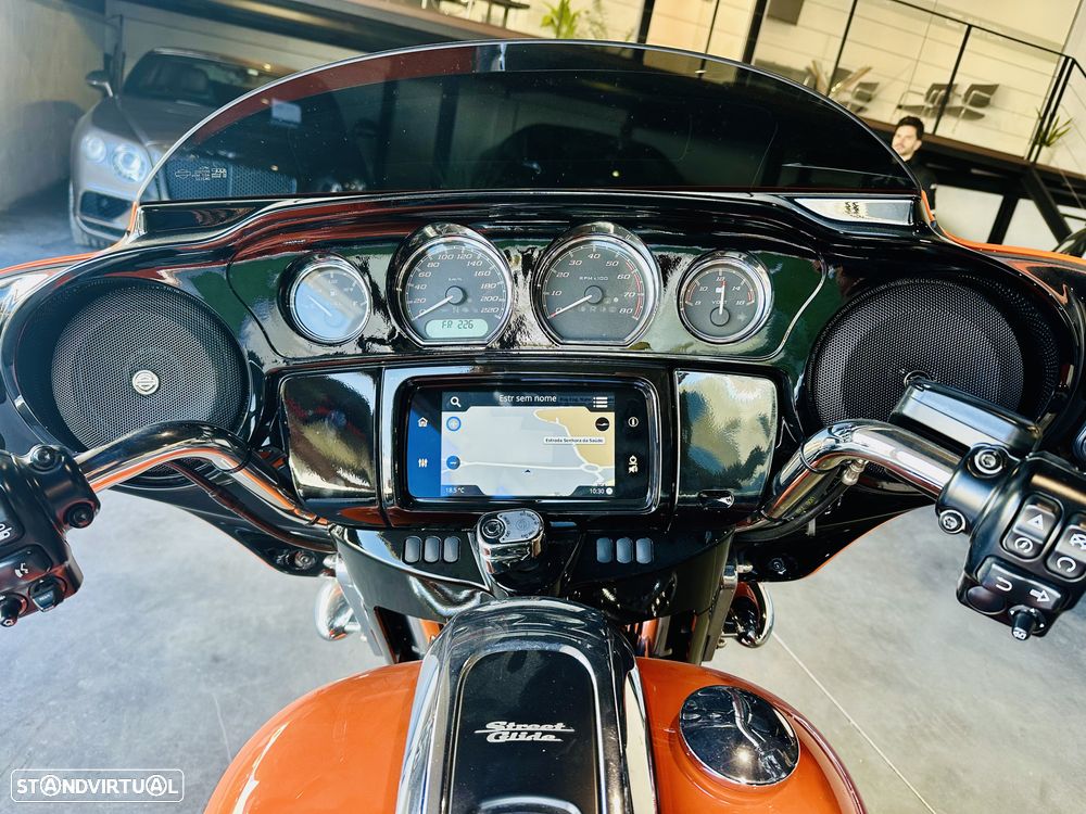 Harley-Davidson FLHXS Street Glide Special - 5