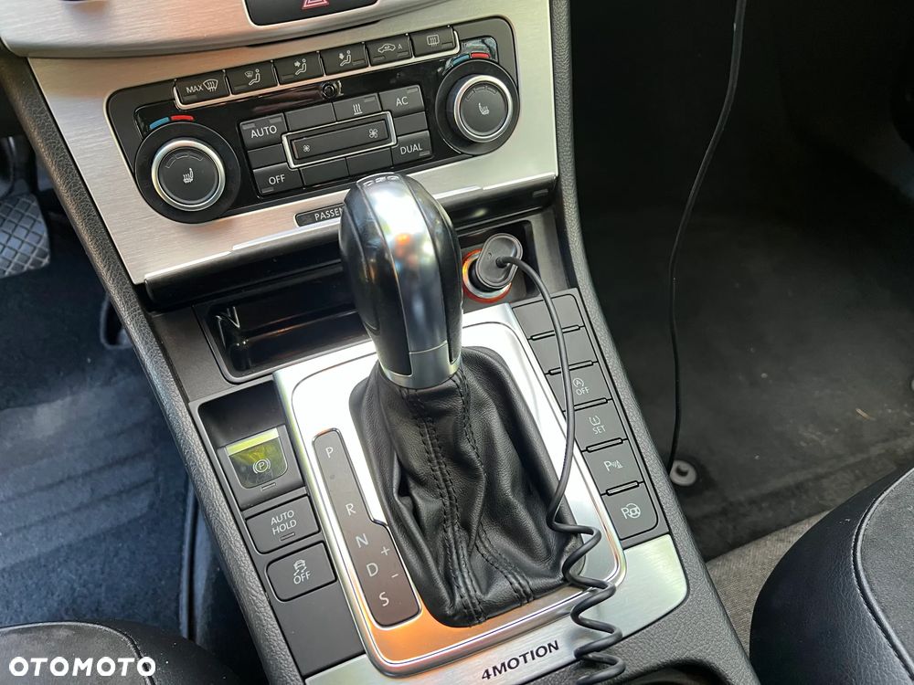 Volkswagen Passat 2.0 TDI DPF DSG 4Motion Highline - 13