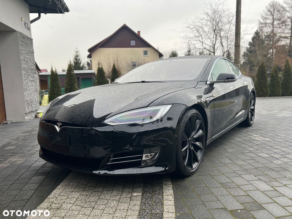Tesla Model S - 9