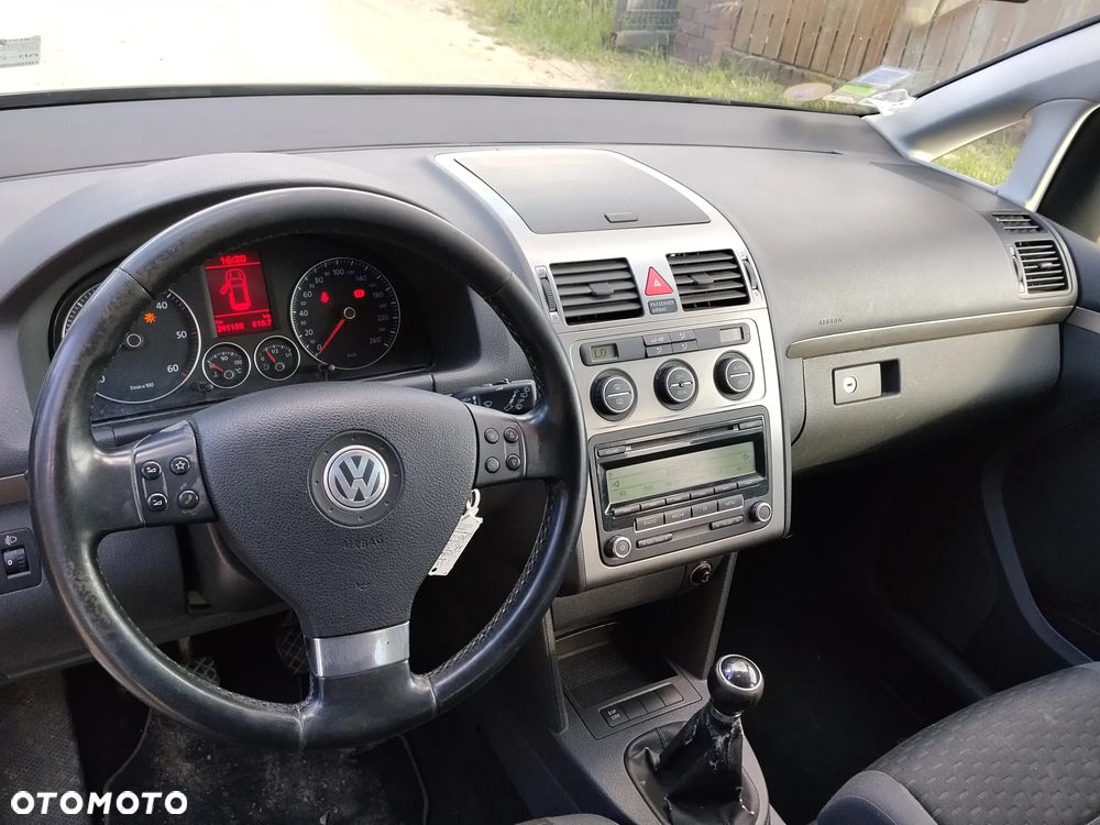 Volkswagen Touran 1.9 TDI DPF Blue Motion Trendline - 16