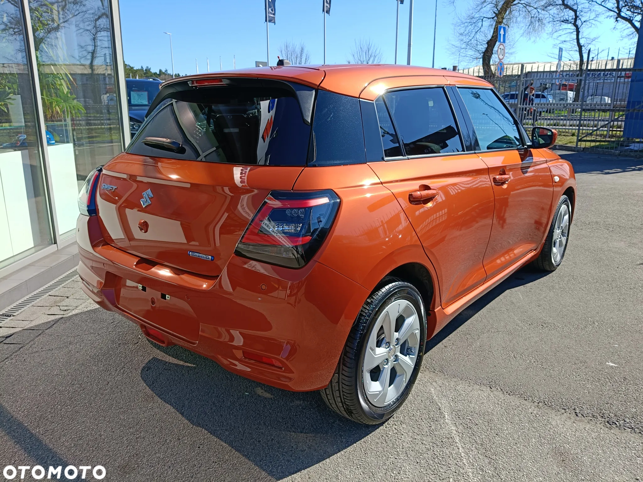 Suzuki Swift 1.2 Dualjet SHVS Premium Plus CVT - 5