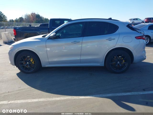 Alfa Romeo Stelvio - 4
