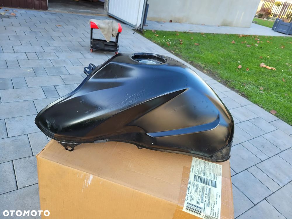 Bak, zbiornik paliwa Honda CB 1000R SC60 - 20