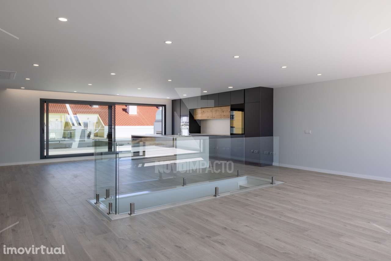 Alcochete - Apartamento T4 Duplex c/ Garagem, Parqueamento e Terraços - Grande imagem: 2/39