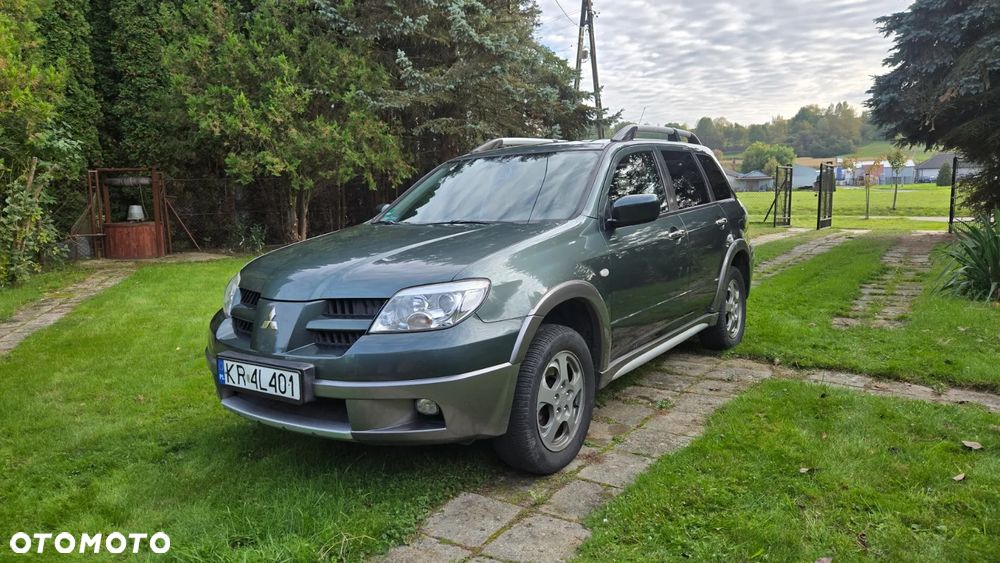 Mitsubishi Outlander 2006 photo 2