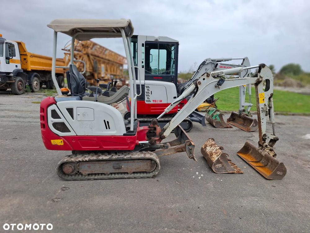 Takeuchi TB216 - 11