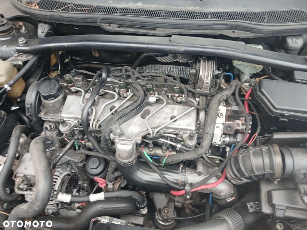 volvo v70 II silnik 2.4 D5 d5244t skrzynia sanki belka przód tył wahacz zacisk zwrotnica - 2
