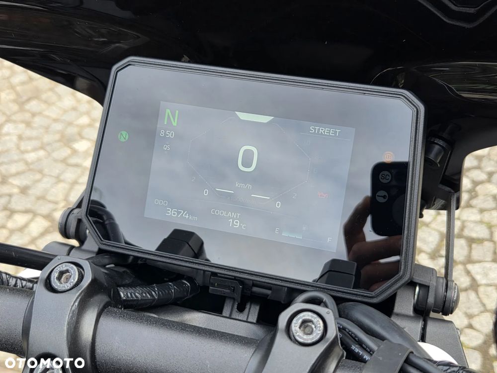 Yamaha MT - 22