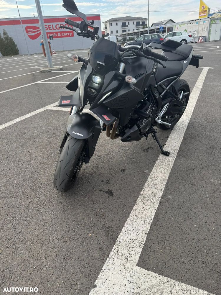 Suzuki GSX-8S - 2