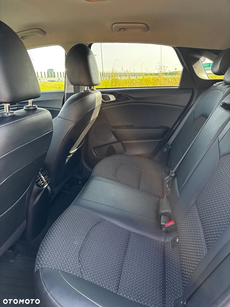 Kia Ceed 1.4 T-GDI L Business Line Plus - 9